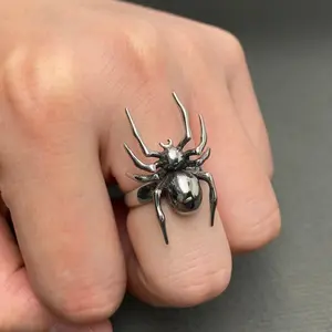 Mio Queena Stainless Steel Spider Ring