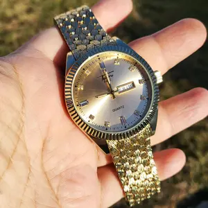 MaxBling81 Men's Analog Round Watch - 45x45mm Quartz Movement, Hip Hop Luxe Iced Bling, Silver-Plated Metal Band with Removable Links, Gift Box Incl.