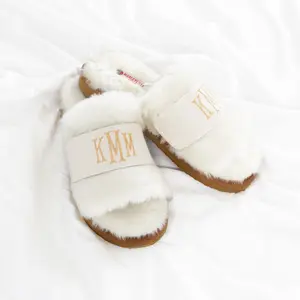 ML MARLEYLILLY Monogrammed Fuzzy Slippers - Soft Faux Fur Lining & EVA Foam Sole - Ivory or Leopard Print - Perfect for Lounging & Kitchen Use
