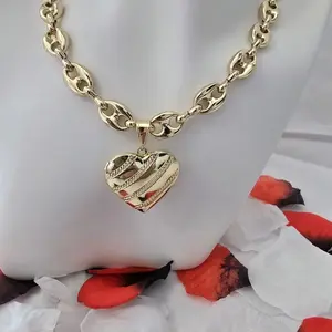 gargantilla yiyi de corazón oro laminado de 14k