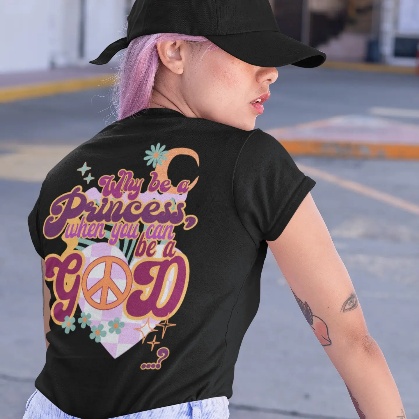 Goddess T-Shirt Metaphysical Tee Queen Vibes T Shirt Women Empowerment Gifts for Her Feminist Tees 70s Retro Shirt Moon Phases Snake