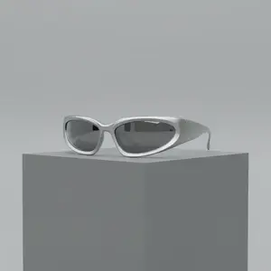 Unisex Y2K Future Style Glasses –Wide Lens, Lightweight Plastic Frame, Y2K Millennium Trend, Outdoor Fashion Accessory, Gift-Ready, Futuristic Sunglasses