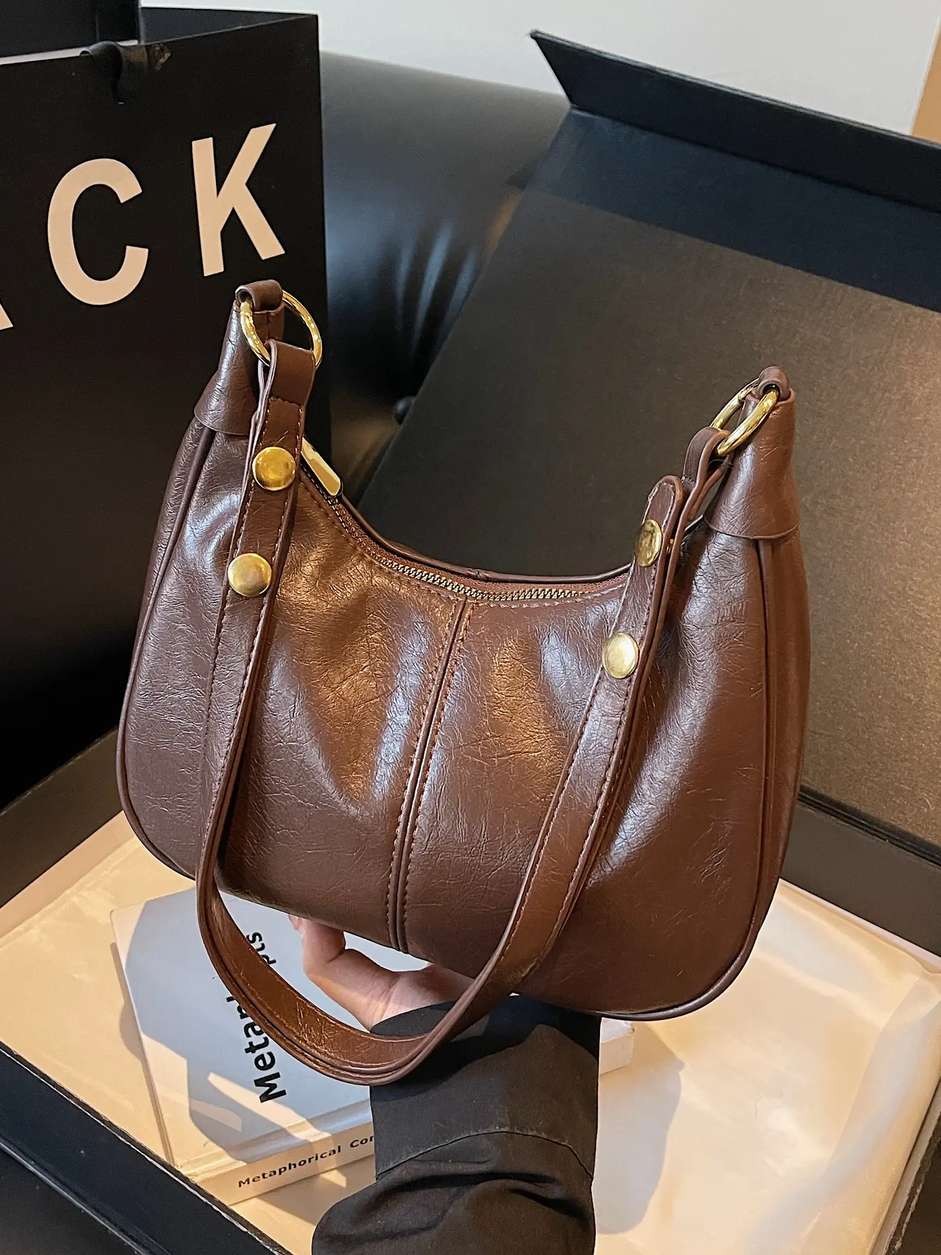 Classic Retro Brown Soft Leather Hobo Bag for Women Adjustable Strap Versatile Commuter Underarm Shoulder Bag Casual Crossbody Casual Shoulder Purse Casual Fashion Bag