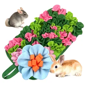 Small Animal Feeding Mat with Handle, Cute Flower Design Pet Sniffing Pad, Interactive Pet Feeding Supplies for Rabbit Hedgehog Chinchilla