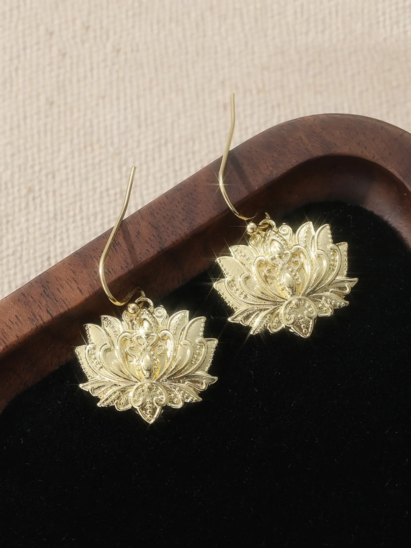 Golden Color Exquisite Lotus Earrings Luxury Lotus Flower Long Drop Dangling Earrings Women Chinese Style Party Earrings Jewelry