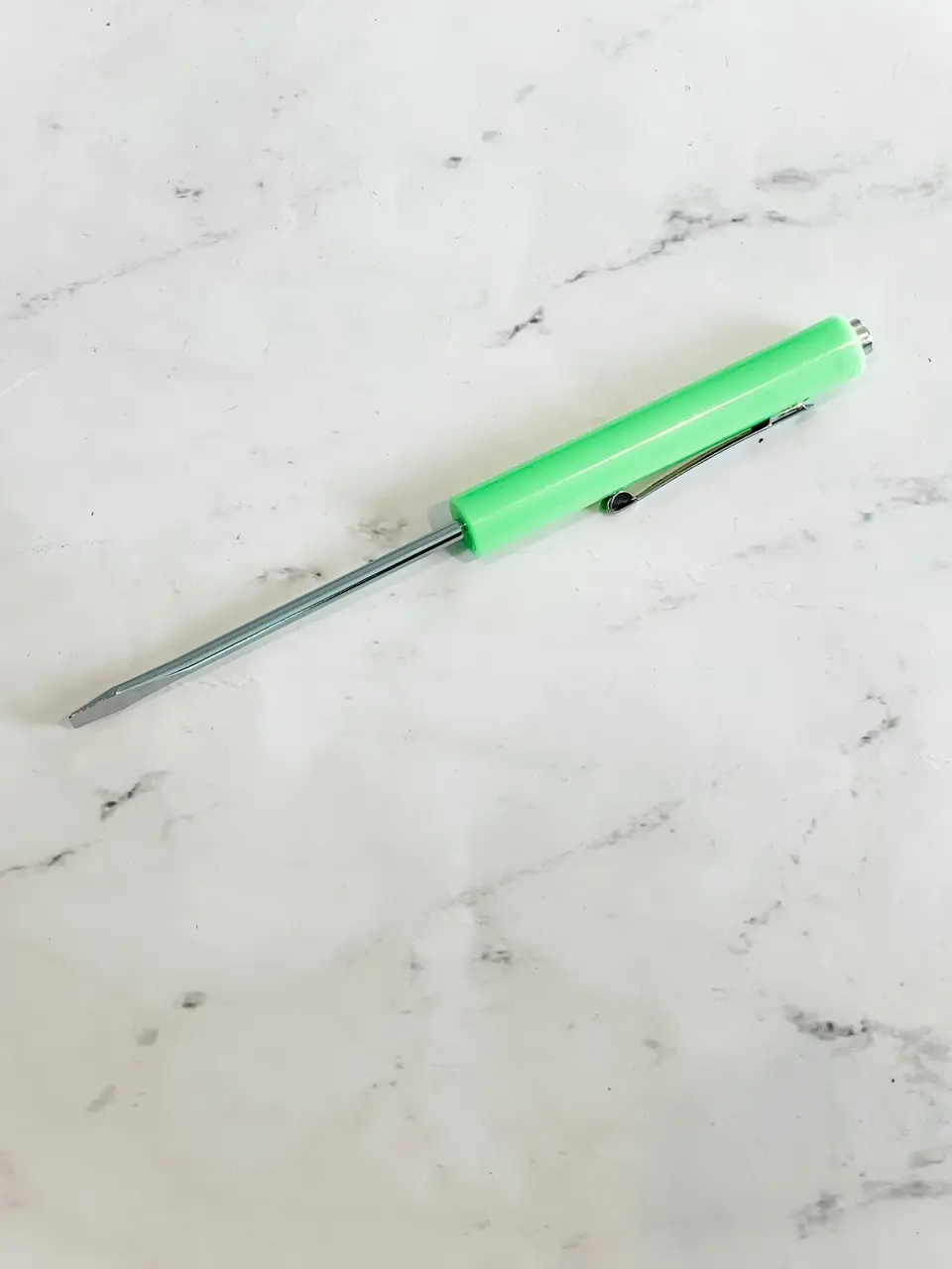 Mini Pocket Flathead Screwdriver with Magnet Mini Pocket Flathead Screwdriver with Magnet