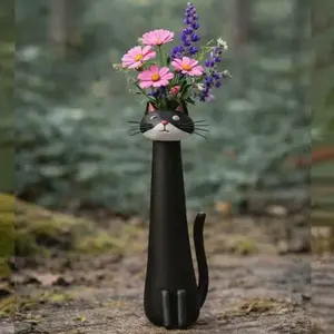 Handcrafted Quirky Cat-Shaped Vase, Unique Handmade Flower Pot Design, Cute Desktop Decoration, Perfect Gift Idea for Animal Lovers & Home Decor Enthusiasts