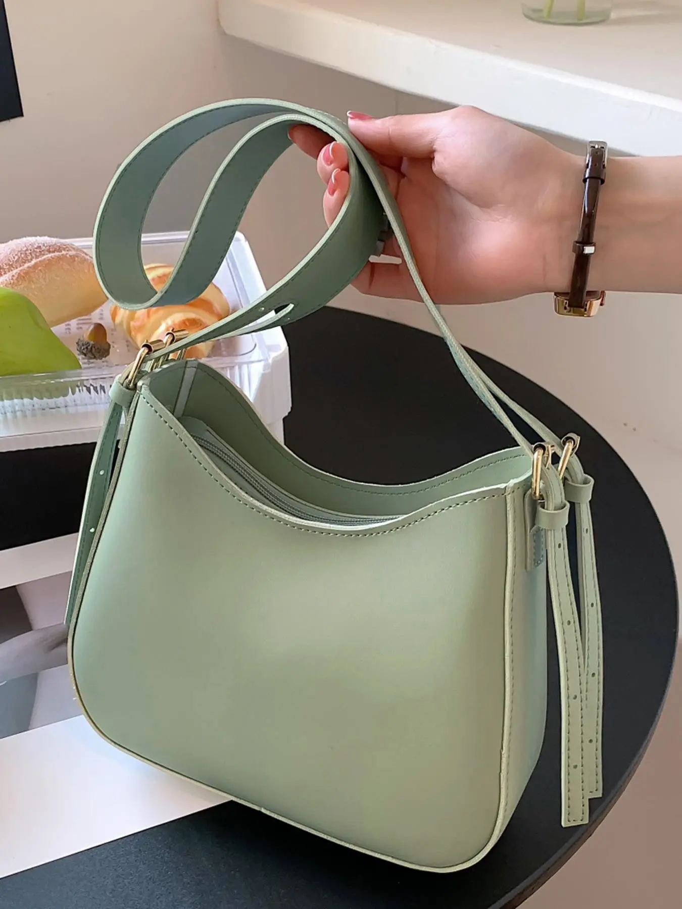 One-shoulder crossbody bag, textured one-shoulder handbag, one-shoulder commuter bag, Hobo crossbody bags, Crossbody Shoulder Purses, Casual shoulder purse, Casual Fashion Bag, suitable for daily, dating, shopping