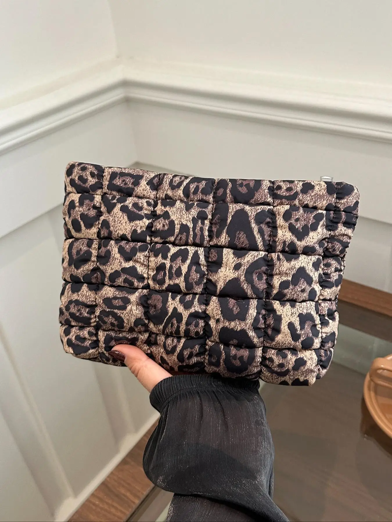 Fashion Leopard Pattern Clutch, Casual Large Capacity Travel Storage Bag with Zipper, Portable Folding Travel Storage Bag for Women & Girls