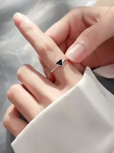 Minimalist S925 Sterling Silver Geometric Triangle Resin Ring, Hypoallergenic Party Jewelry Gift for Mother's Day All Seasons Wear