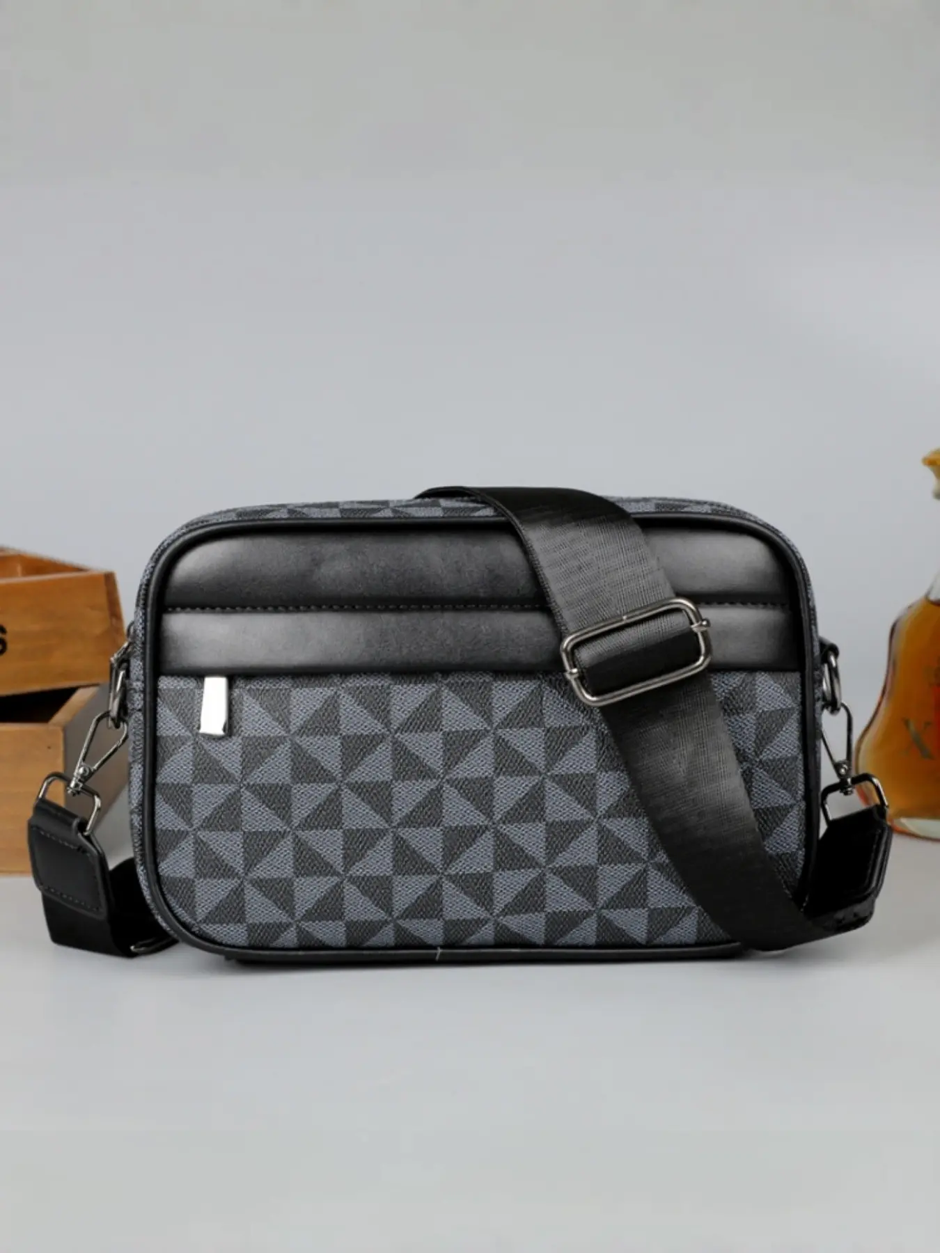 Men's Small Crossbody Bag, Stylish and Minimalist Shoulder Purse for Daily Use, Versatile and Compact Design for Essentials