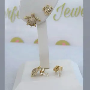 Turtle stud earrings #0420