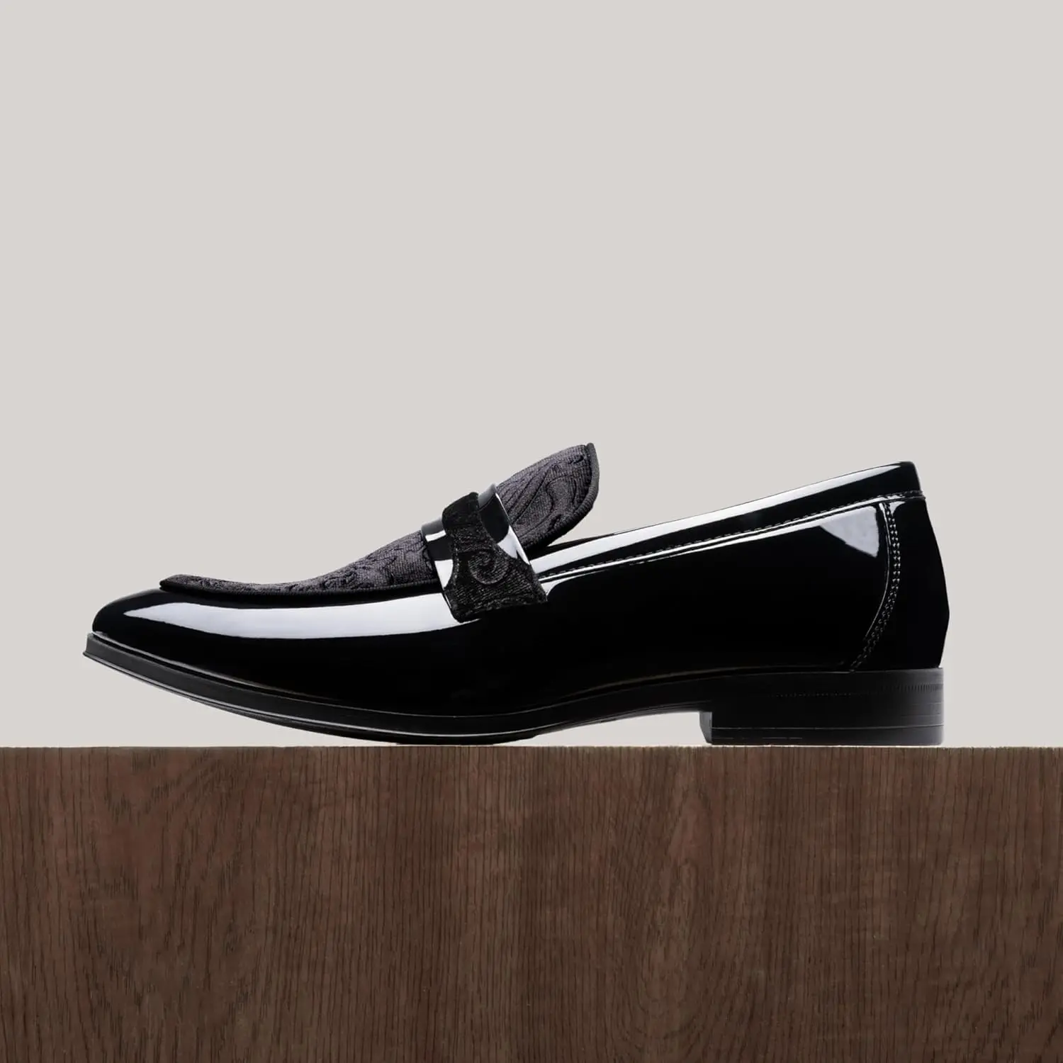 Salvatore Ferragamo Black Patent Tuxedo Leather Slip-On Loafers Salvatore Ferragamo Loafer Patent Leather Casual Shoes for  main image 2