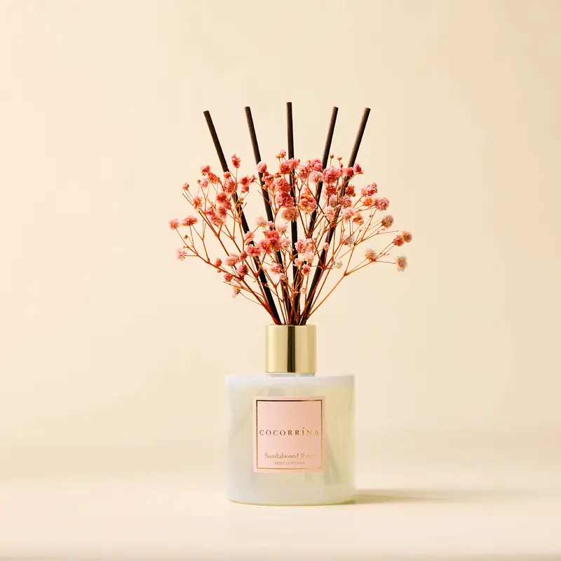 COCORRÍNA Sandalwood Rose Reed Aroma Diffuser Set for Home - Woody Floral Fragrance, Fresh Linen Scent, Dried Flowers Shelf Decor, Long-Lasting Base, Unisex All Seasons Bathroom Decor Idea (Diffusers for Home Included)