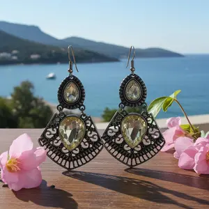 Vintage Glam Holiday Statement Earrings High-Quality Materials Perfect for Holiday Outfits & Gifts Elegant Design Versatile Wear Ideal for Bold Fashion Statements