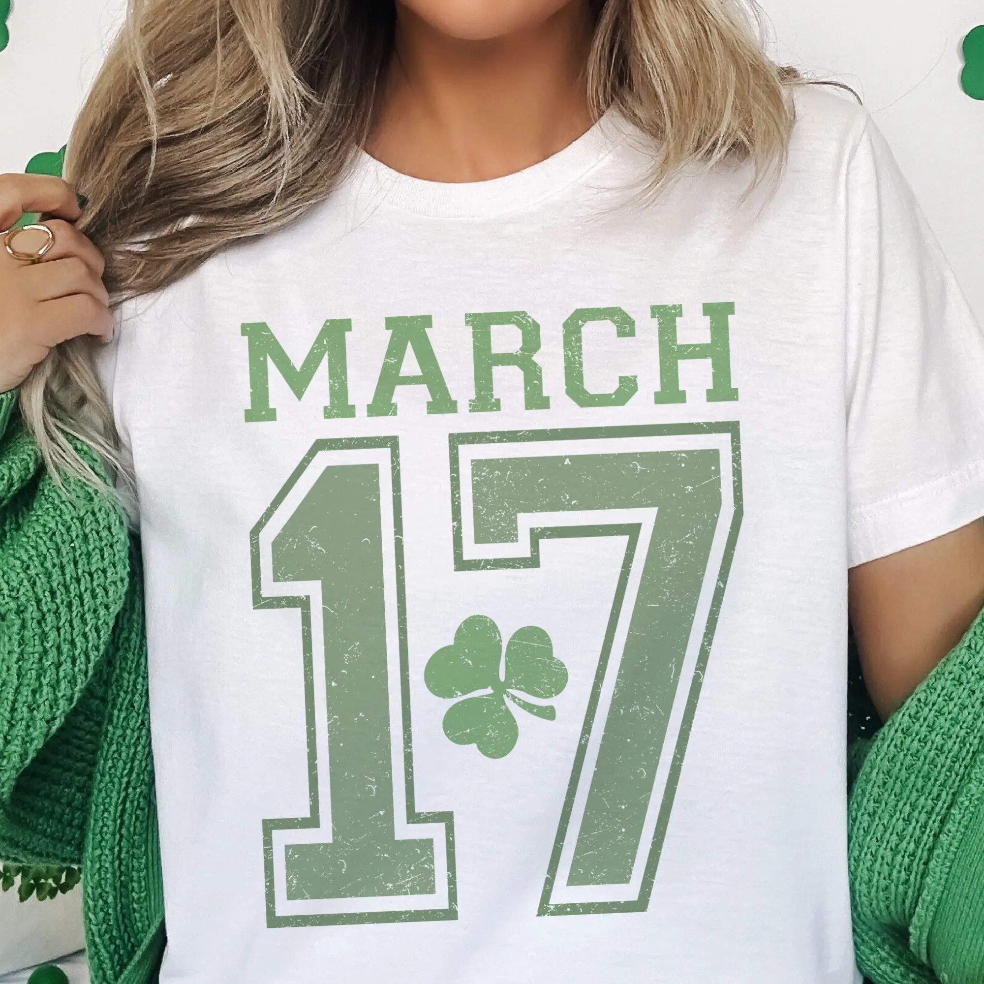 Women's Casual Comfortable St. Patrick's Day Short-Sleeve Pullover Top, Green Clover March 17 Lucky Everyday T-Shirt