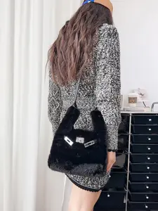 Autumn Winter New Plush Leopard Print Tote Bag Women, Large Capacity High-End Furry Handbag, Trendy Fashion Commuter Bag