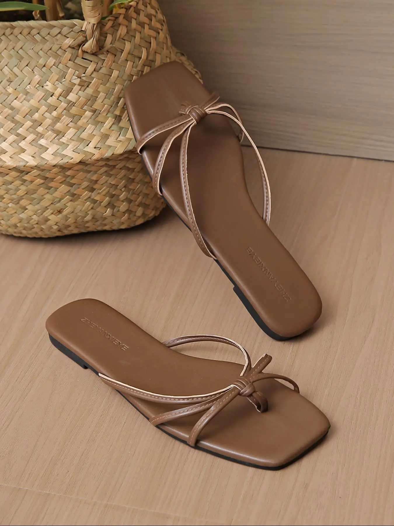 Women's Fashionable Solid Color Flat Slide Sandals, Dressy Flat Sandals, Casual Comfortable Home Slippers, Lightweight Breathable Slides for Indoor & Outdoor Wear, Walking Shoes, Casual Trendy Sandals, Casual Summer Footwear