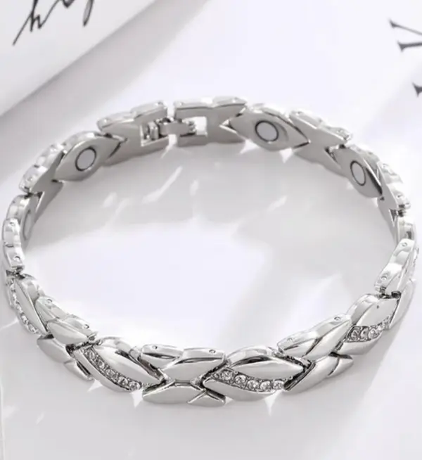 Elegant Crystal Bracelet for Women – Adjustable Copper Bracelet with Sparkling Stones, Perfect Valentine’s Day Jewelry Gift