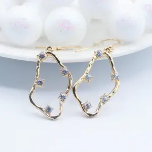 Geometric Dangle Earrings - Unique Design - Ideal for Everyday Wear