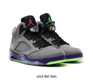 Premium grey suede with that iconic colorful detail. A total grail