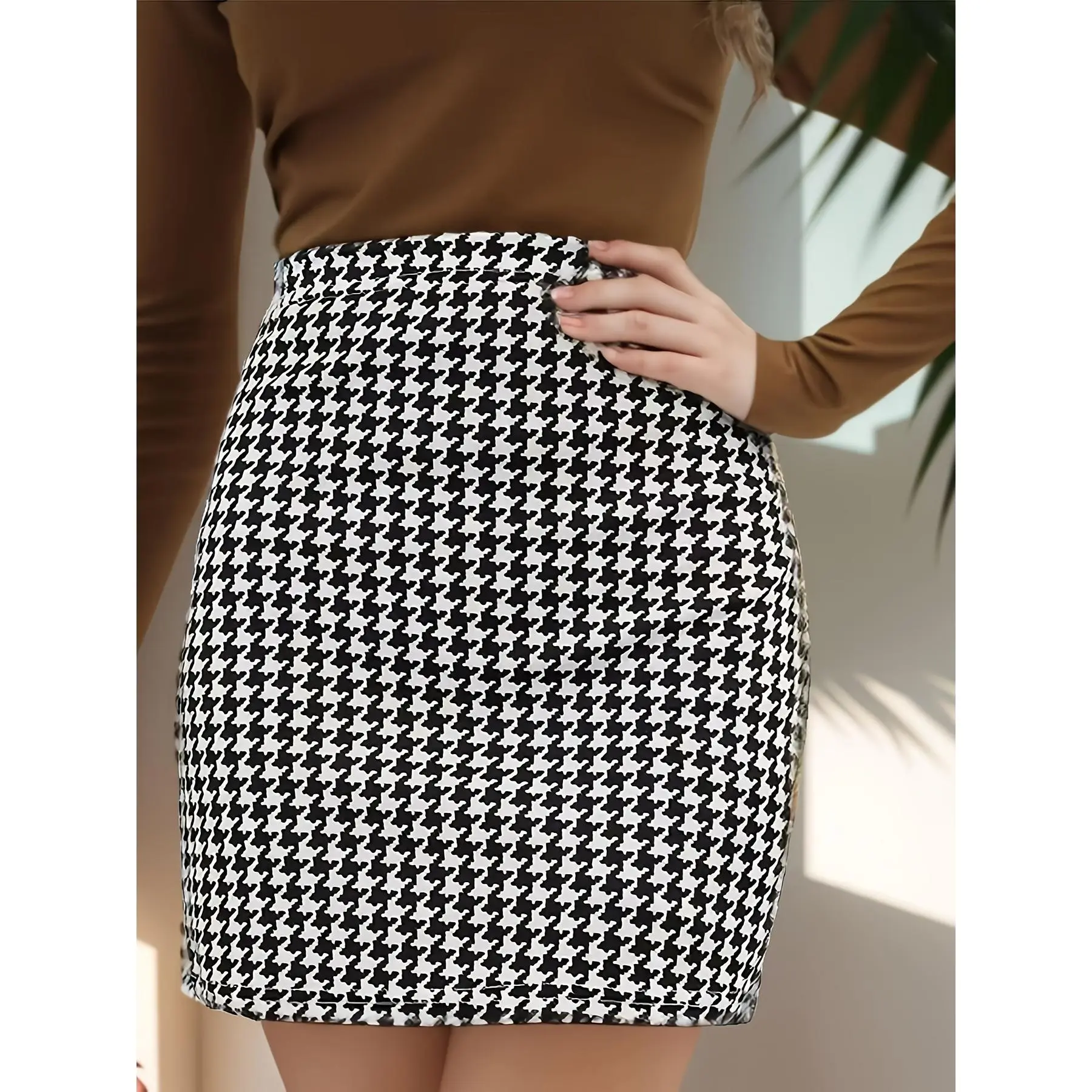 Women's Elegant Houndstooth Knit Mini Skirt, Summer Skinny Fit Bodycon in Stretch Polyester, Machine Washable, Dry Clean, Machine Wash, Slim Fit, Elastane