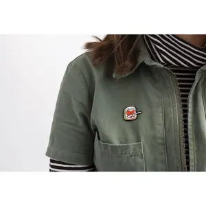 Spread Love Enamel Pin - Green Enamel Pin with Red and White Design, Ideal for Personalizing Clothing and Accessories