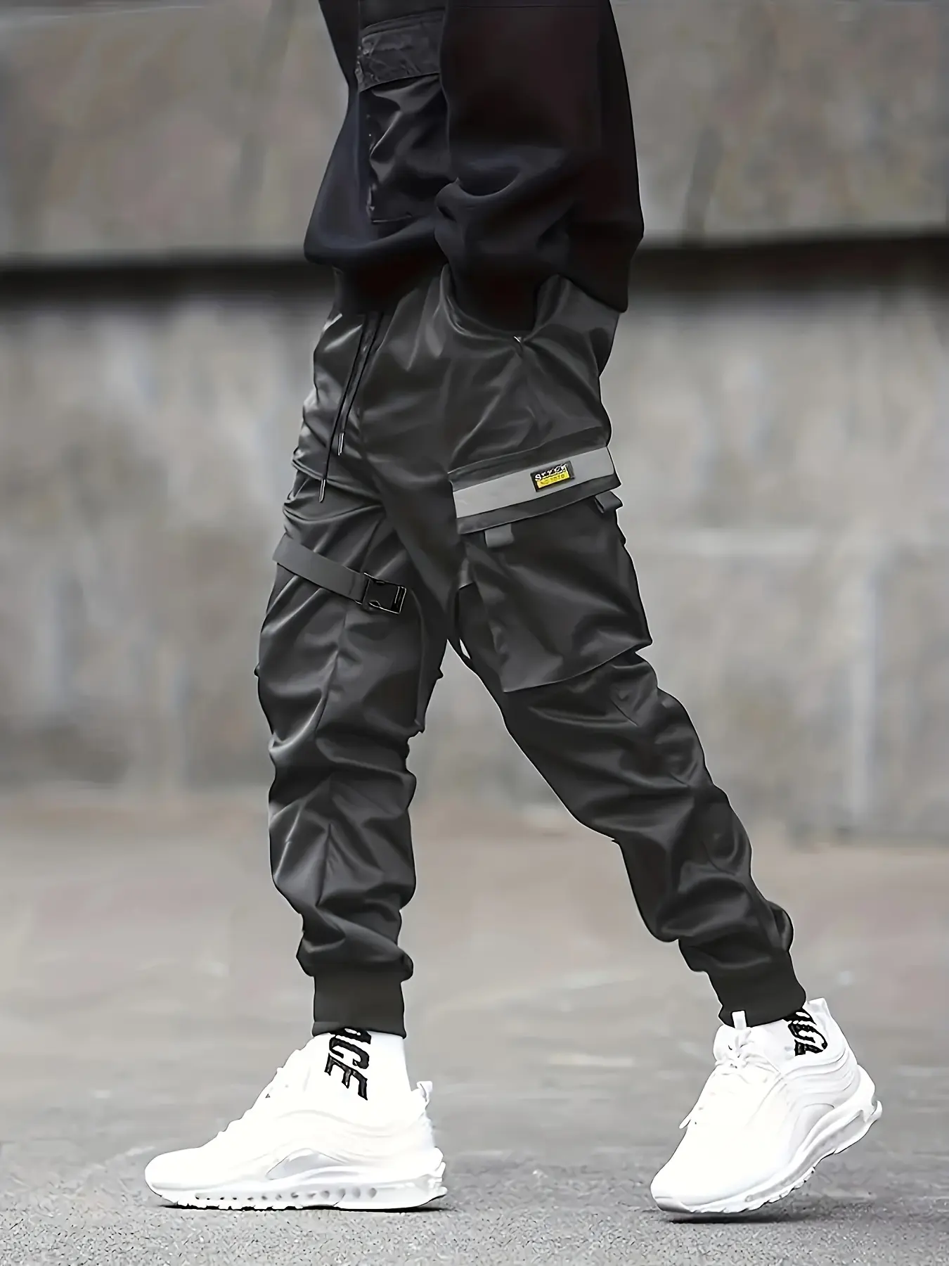 Men’s techwear cargo jogger pants with straps, elastic waistband, drawstring, multiple pockets—hip hop streetwear tactical trousers