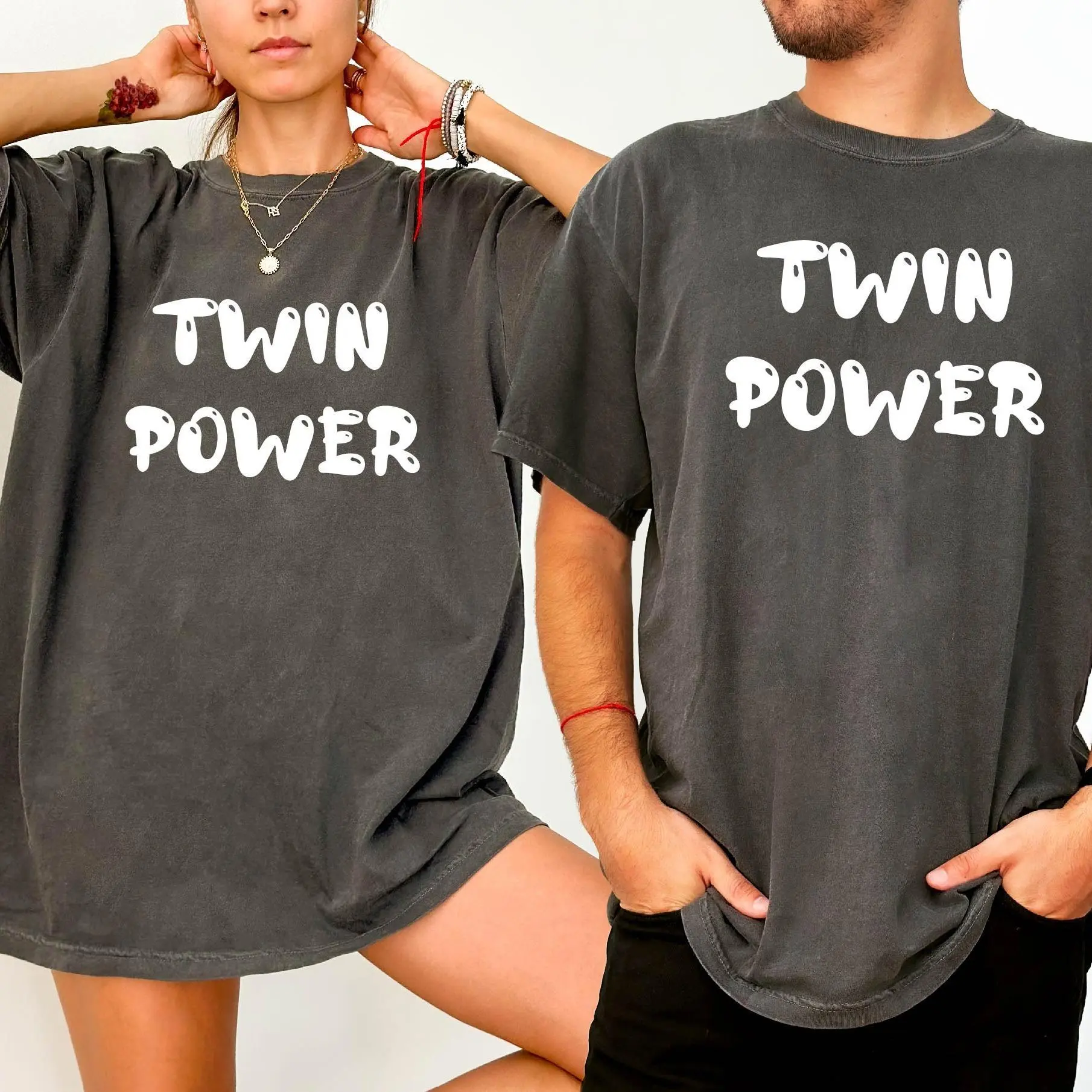 twins fan apparel Twin Power Bubble Groovy Text Matching Couple Twin Washed Cotton Oversized T-Shirt, Funny Twin Sibling Matching Outfit, Best Holiday Gift For Him Her Twin Sibling Birthday Present For Family Twins Casual Streetwear Tee