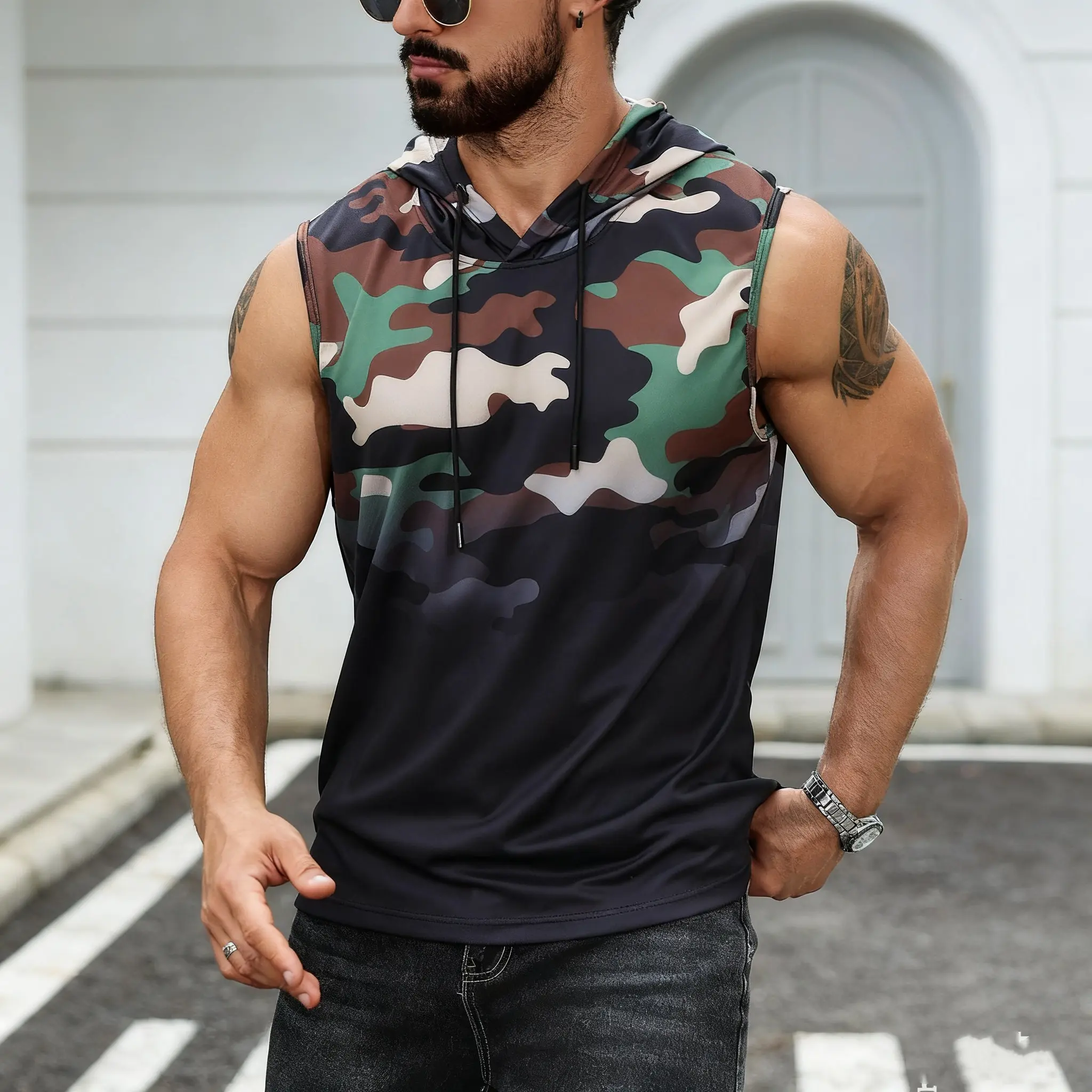 Men's Streetwear Hooded Vest, Army Green Gradient Camo Sleeveless Top with a Fitted Cut for Casual Fashion, Army Camo Men's Sleeveless T-Shirts