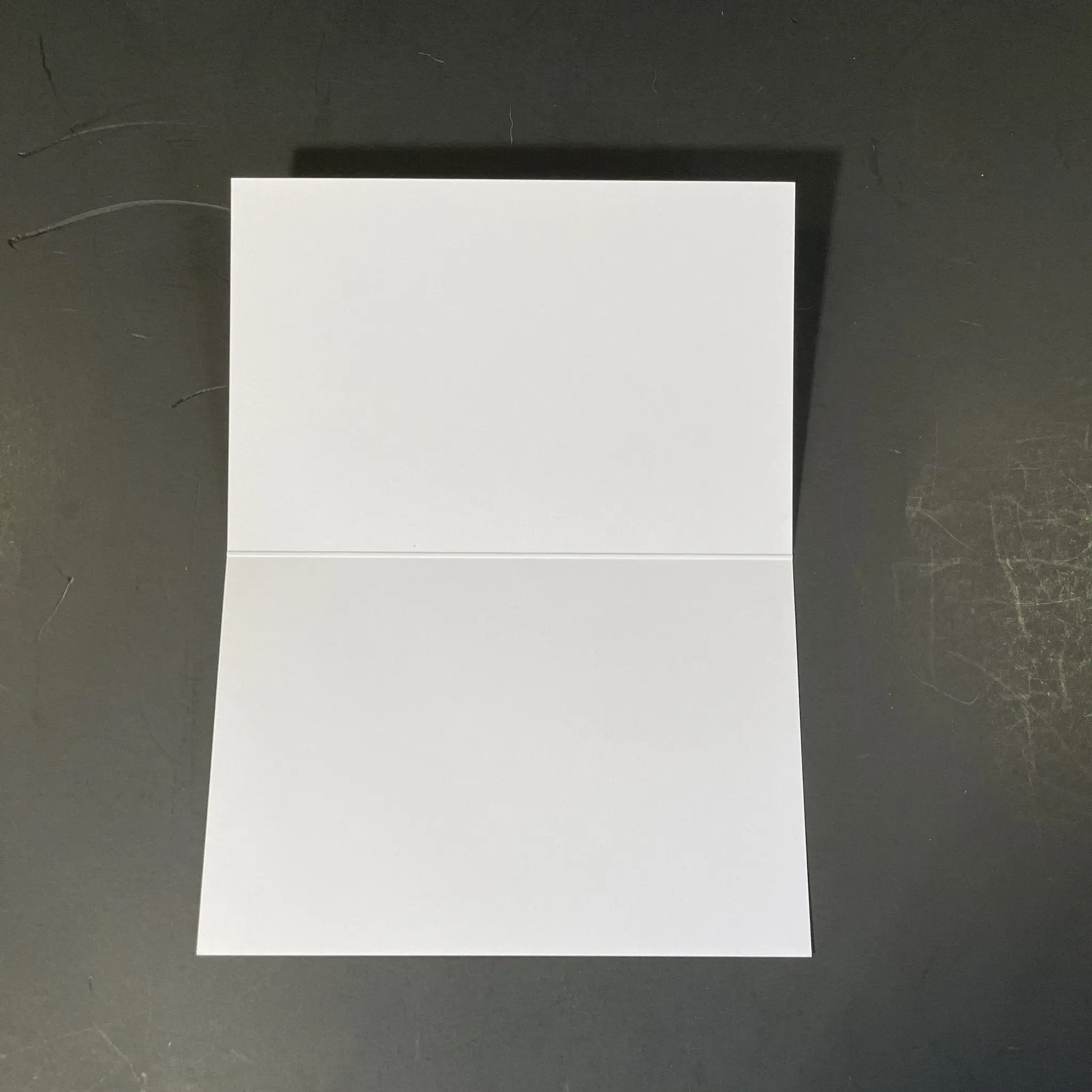 Reskid 100-Pack of Blank Greeting Cards - Heavyweight 110lb Cover Cardstock - 300GSM - Pre-Scored Printable Note Cards