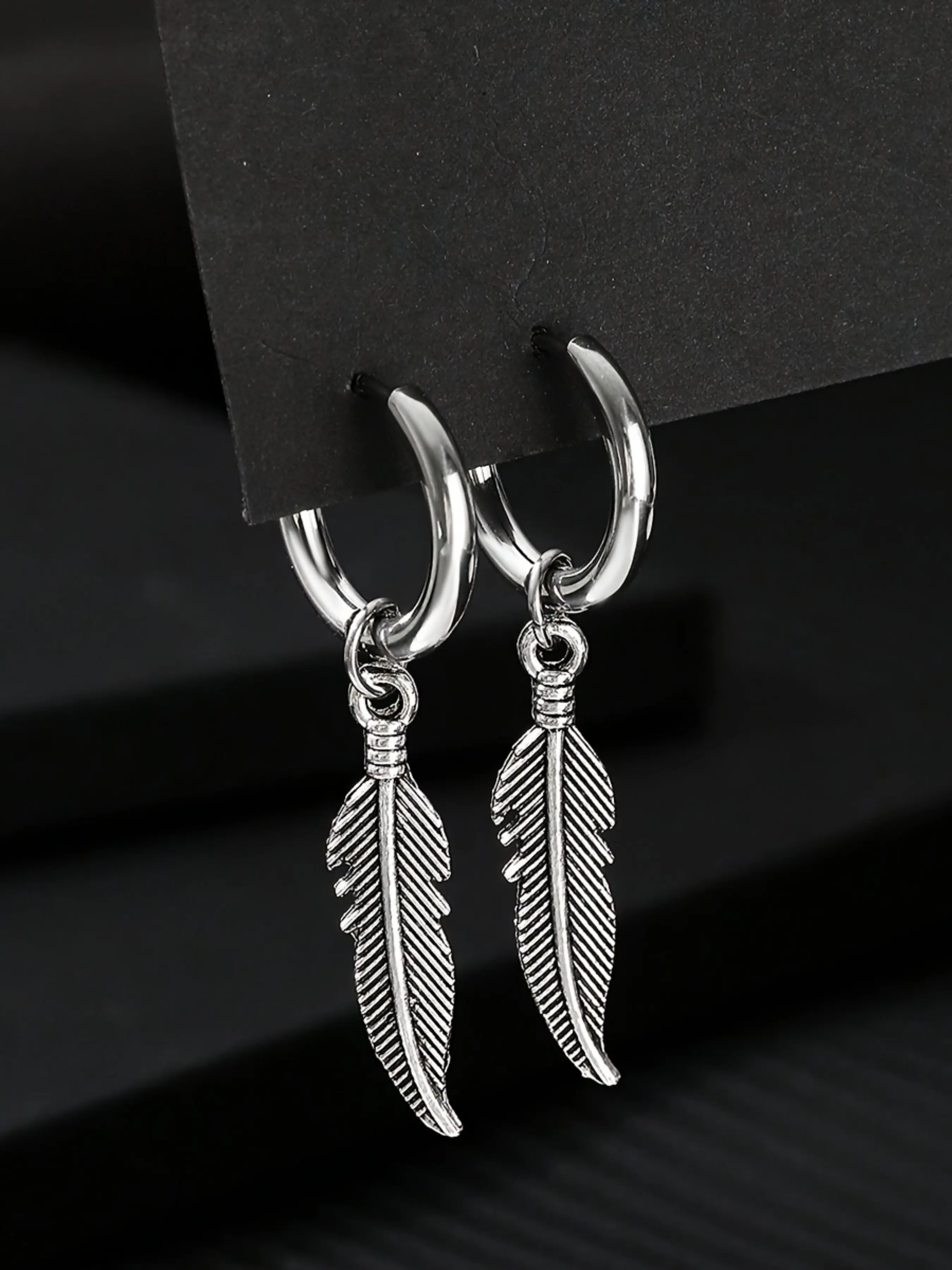 1 Pair of Stainless Steel Feather Pendant Men'S Personalized Fashion Earrings, Without Battery