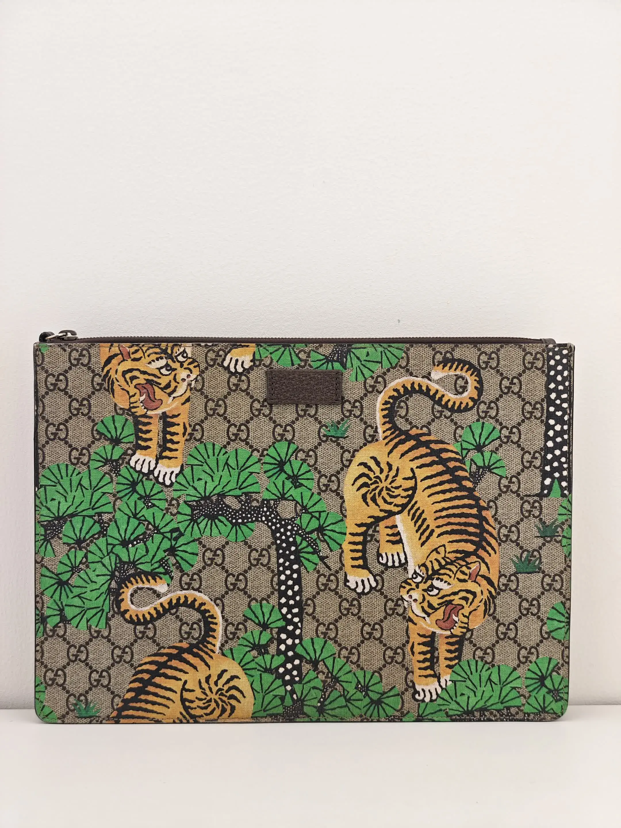 Pre-owned GG Supreme Canvas Clutches & Wristlets Gucci GG Supreme Zip Pouch Bengal Tiger Print Coated Canvas with Brown Leather Trim【429004 525040】
