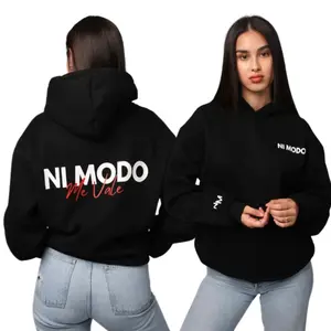 Me Vale Graphic T-Shirt/Sweatshirt/Hoodie – Funny Spanish Quote Apparel, Trendy Casual Streetwear, Latin Culture Inspired Gift Print Tops