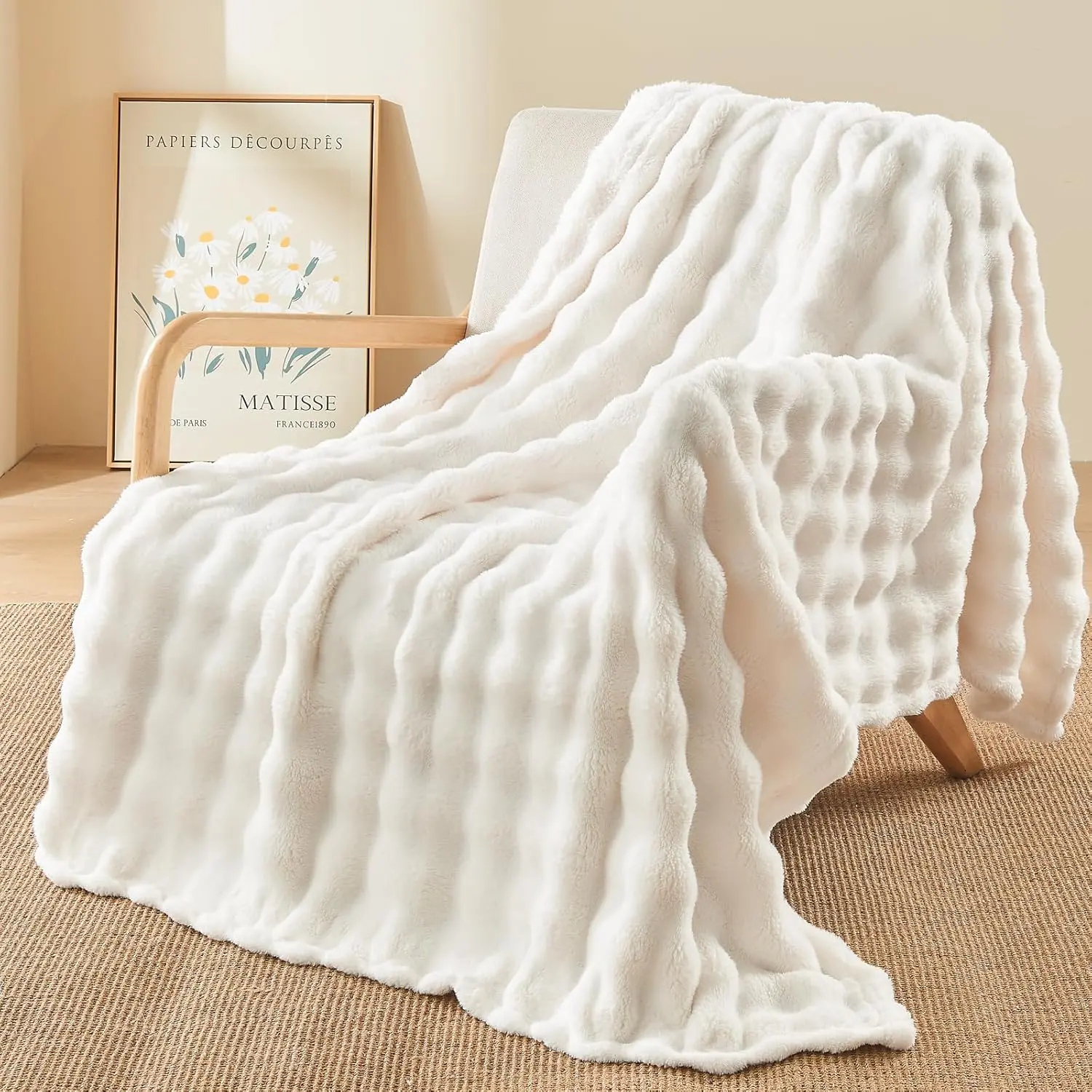 Raised Bubble Pattern Ultra Soft Fuzzy Plush Couch Throw, Fluffy Warm Lightweight Fleece Decorative Blanket, Snuggly Cozy Bed Cover for Sofa, Bedroom Indoor Use, Versatile All Season Home Bedding Decor, Ideal Holiday Present for Family and Loved Ones
