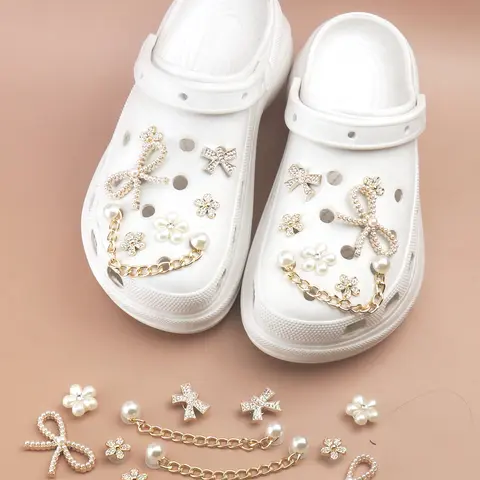 14-Piece Pearl Crystal Bow Golden Shoe Decor Set, Elegant Little Flower Detachable DIY Fashion Accessories With Chains, Perfect For Sandals & Garden Shoes, Holiday Gift Choice, Rhinestone Shoes Charms, Shoe Decoration, Shoe Embellishment Set