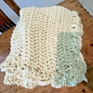 Couch Afghan Blanket Wrap Crochet Handmade Bulky Chunky Baby Lap Ivory 45x39