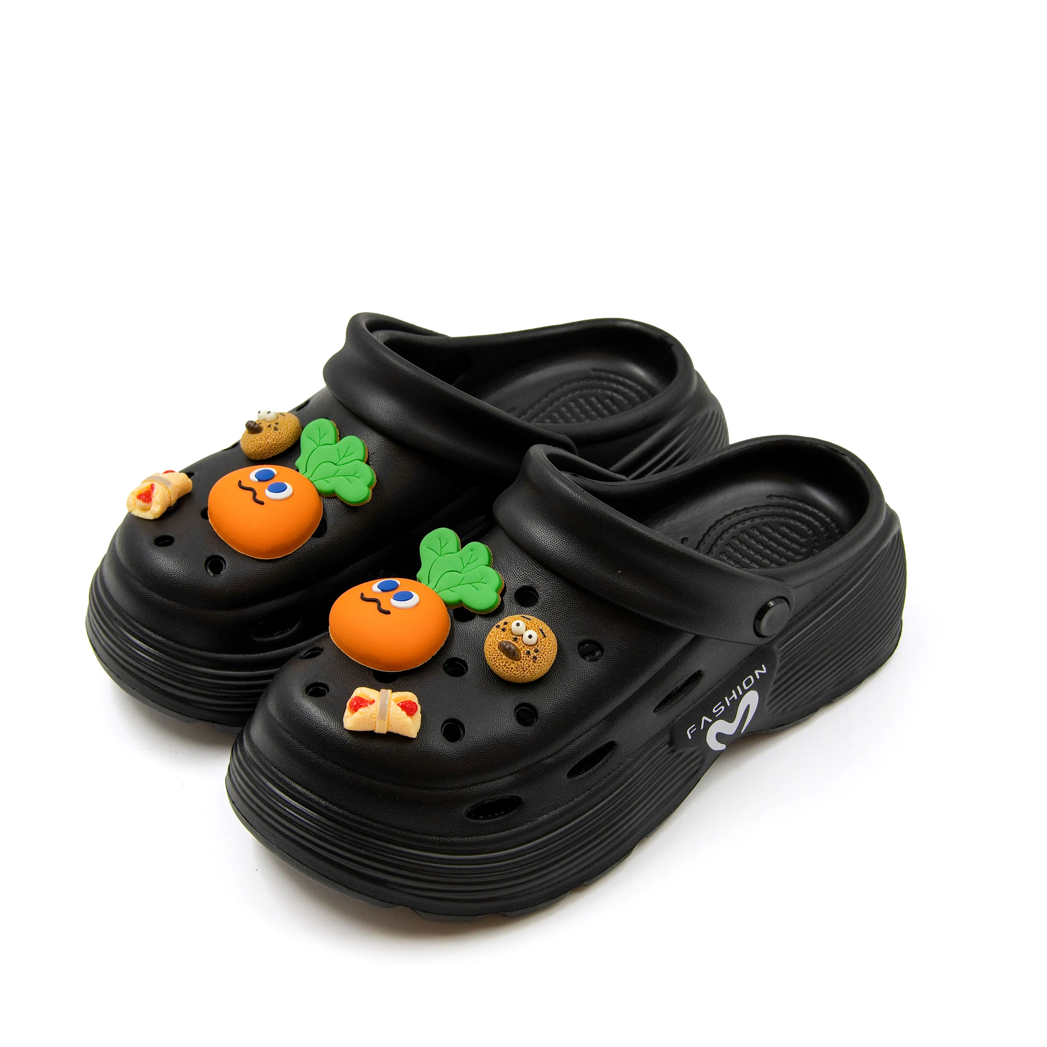 Women's slippers with cute carrot decorations, EVA sandals, soft and comfortable with non-slip soles, breathable and cool, suitable for home, indoor wear, summer beach, and everyday walking.