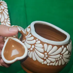 Hecho a mano - hermosa Talavera Mexicana-se utiza en microhondas -cafe/blanco