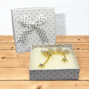 Catriona Gray earrings A