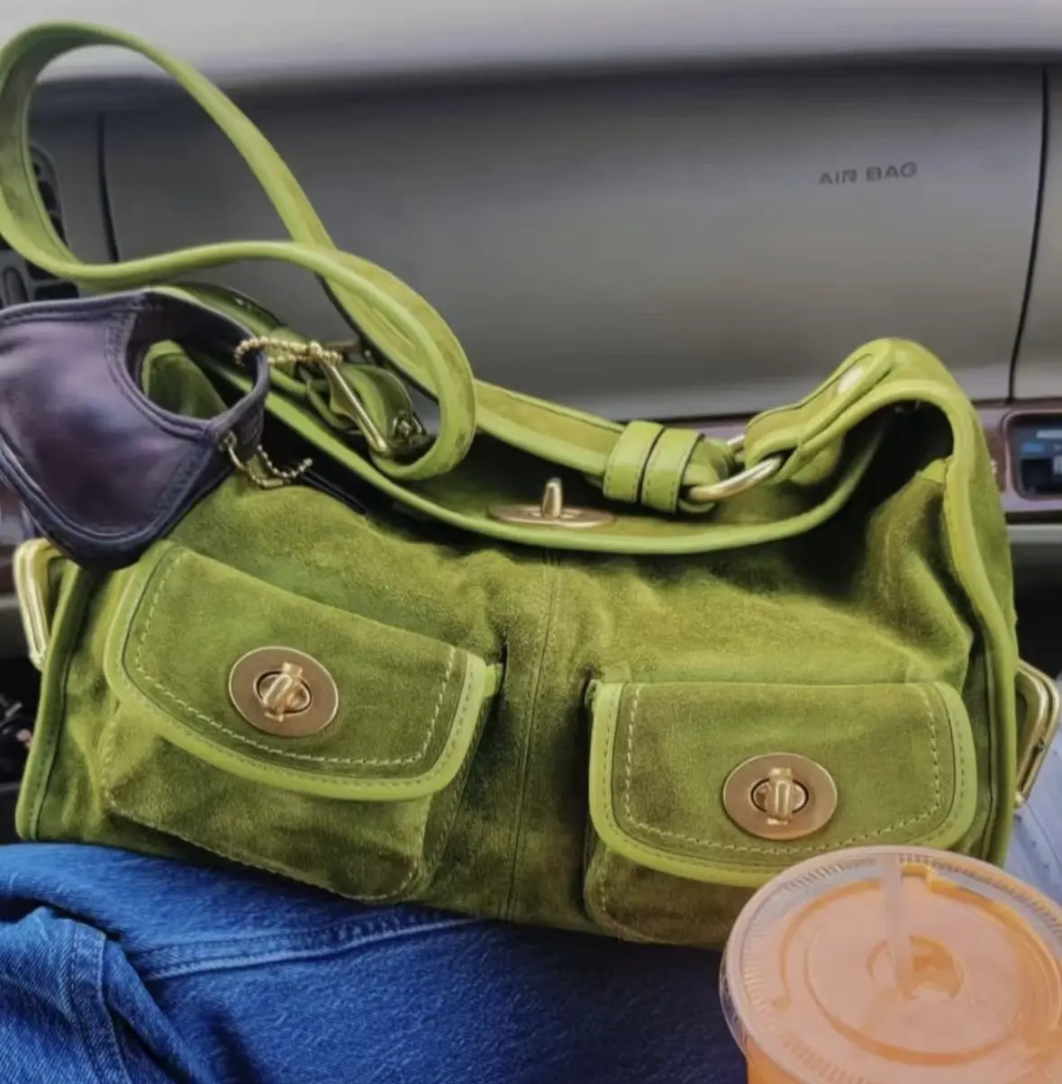 Women's Vintage Pillow Satchel, an Elegant Commuter and Everyday Crossbody Bag in PU Leather with a Gold Lock for Casual Vibes, Elegant Commuter Bag, Pu Tote Satchel, Everyday Bag