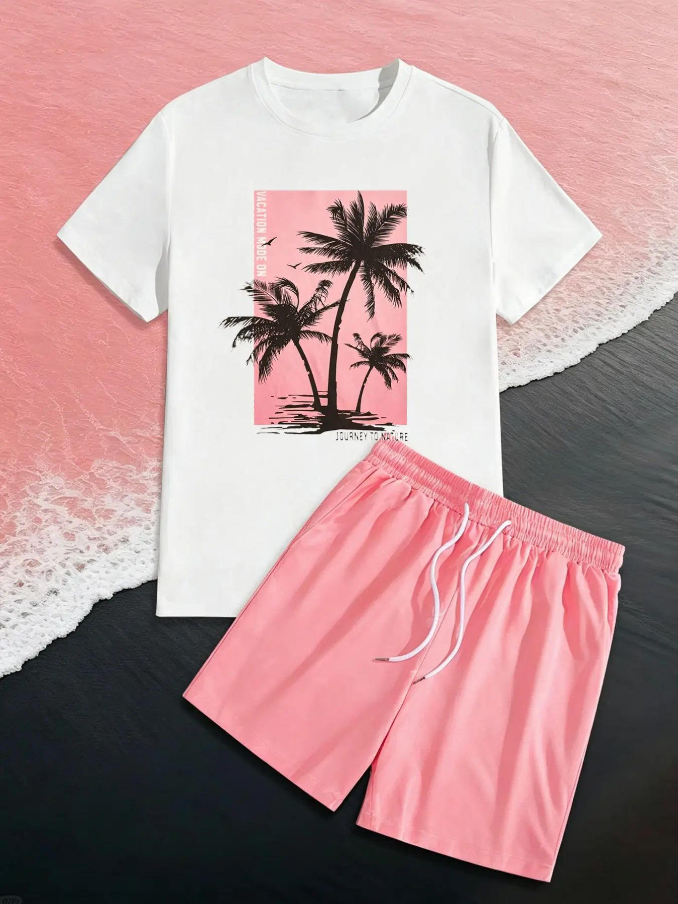 Men's Summer Coconut Tree Print T-Shirt and Shorts Set, Casual Fitted Style, Comfortable and Fashionable, Ideal for Beach Activities