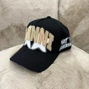 Innedit hats