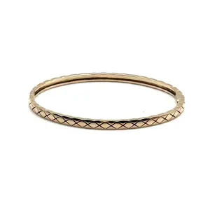 Pre-owned CALUXJ Chanel COCO CRUSH BRACELET Quilted motif, mini version, 18K beige gold