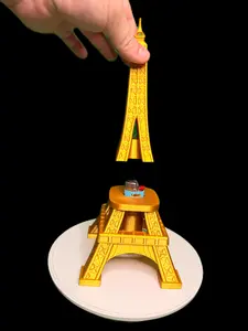 Eiffel Tower Decorative Lighter Cover – Gold Home Display Sleeve (Fits Standard BIC and Disposable Lighters)