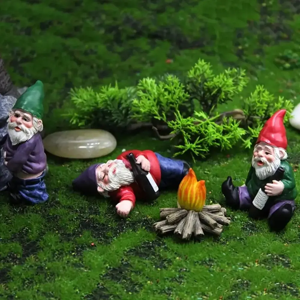 Gnome Design Resin Craft (4 Pcs), Resin Sculptures, Miniature Garden Ornament, Garden Accessories, Outdoor Garden Accessory, Garden Decoration for Yard, Patio, Lawn, Indoor and Outdoor, Home Decor