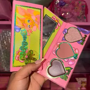 Cute Rosy Moth Trio Cream Blush Powder Blush & Powder Highlighter Makeup Cosmetic Set for Everyday Use