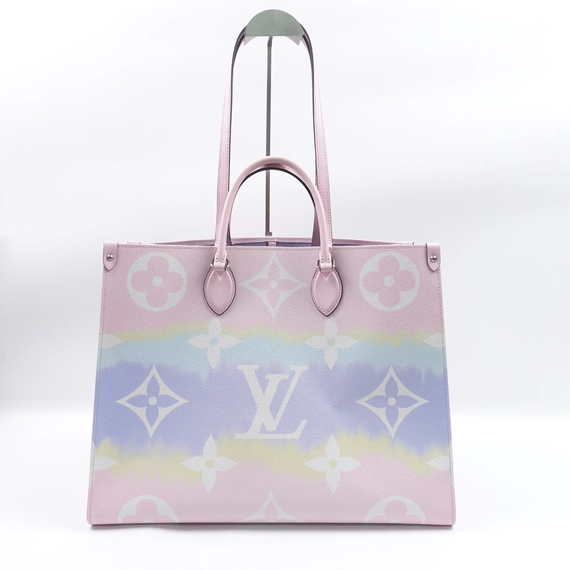 Pre-owned Louis Vuitton Coated Canvas Tote Bags Monogram Escale Onthego GM Pastel Pink&Blue Satchel T10399167