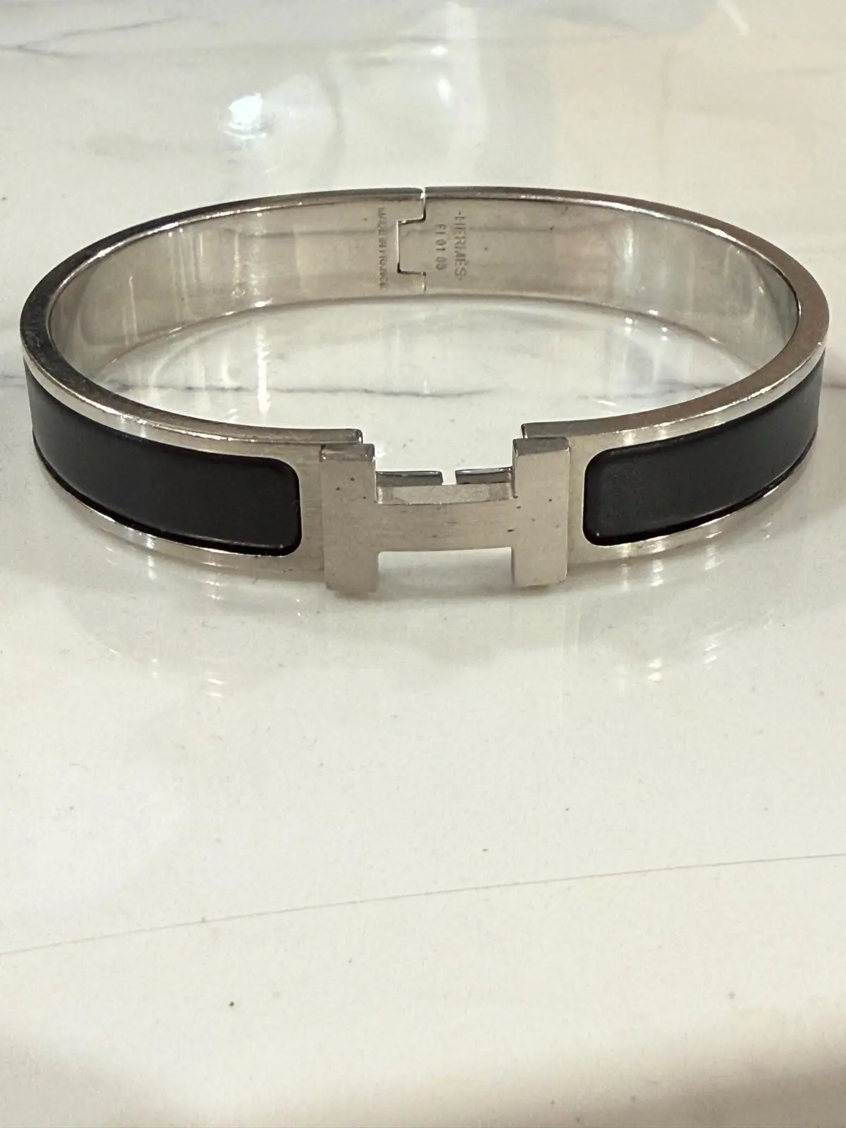 Pre-owned FB03 HERMES Men's Clic H Bracelet, Palladium & Black, Size 8 ️ $870
