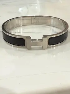 Pre-owned FB03 HERMES Men's Clic H Bracelet, Palladium & Black, Size 8 ️ $870